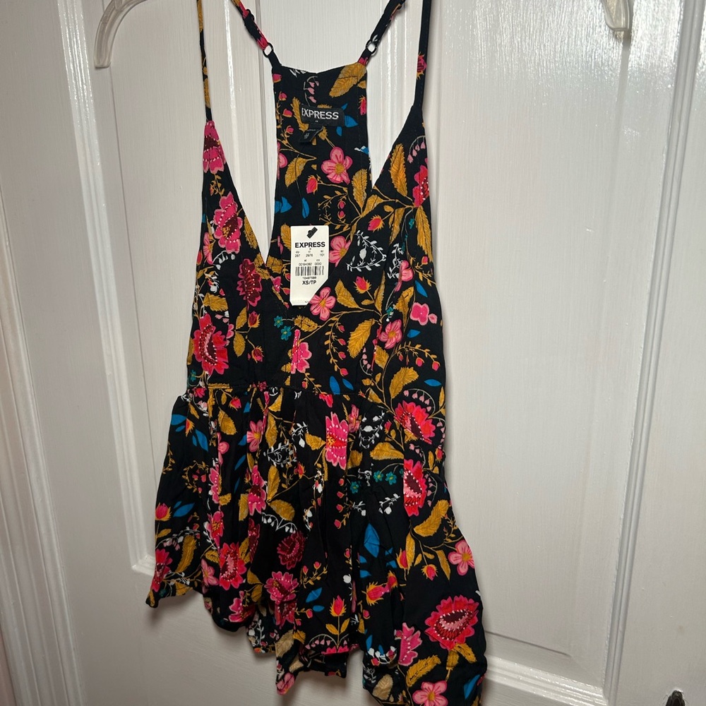 Express Floral Tank - Picture 2 of 5